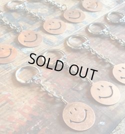 画像2: VINTAGE SMILEY FACE COPPER KEYCHAIN CHARM
