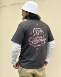 SIXHELMETS“STYLE IS EVERYTHING”T-SHIRT WHITE DRAWN BY GRIMB