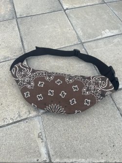 画像2: BANDANA REMAKE PAISLEY FANNY PACK FROM US MADE BANDANA BROWN