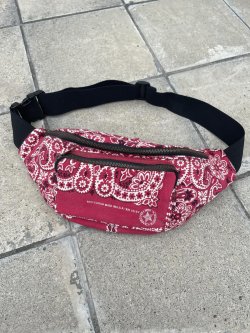 画像1: BANDANA REMAKE PAISLEY FANNY PACK FROM US MADE BANDANA RED