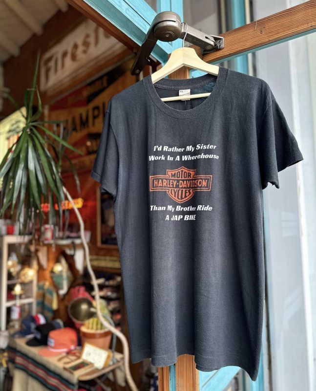 画像1: VINTAGE 80s HARLEY DAVIDSON “I'D RATHER MY SISTER WORK IN A WHOREHOUSE THAN MY BROTHER RIDE A JAP BIKE” T-SHIRT   